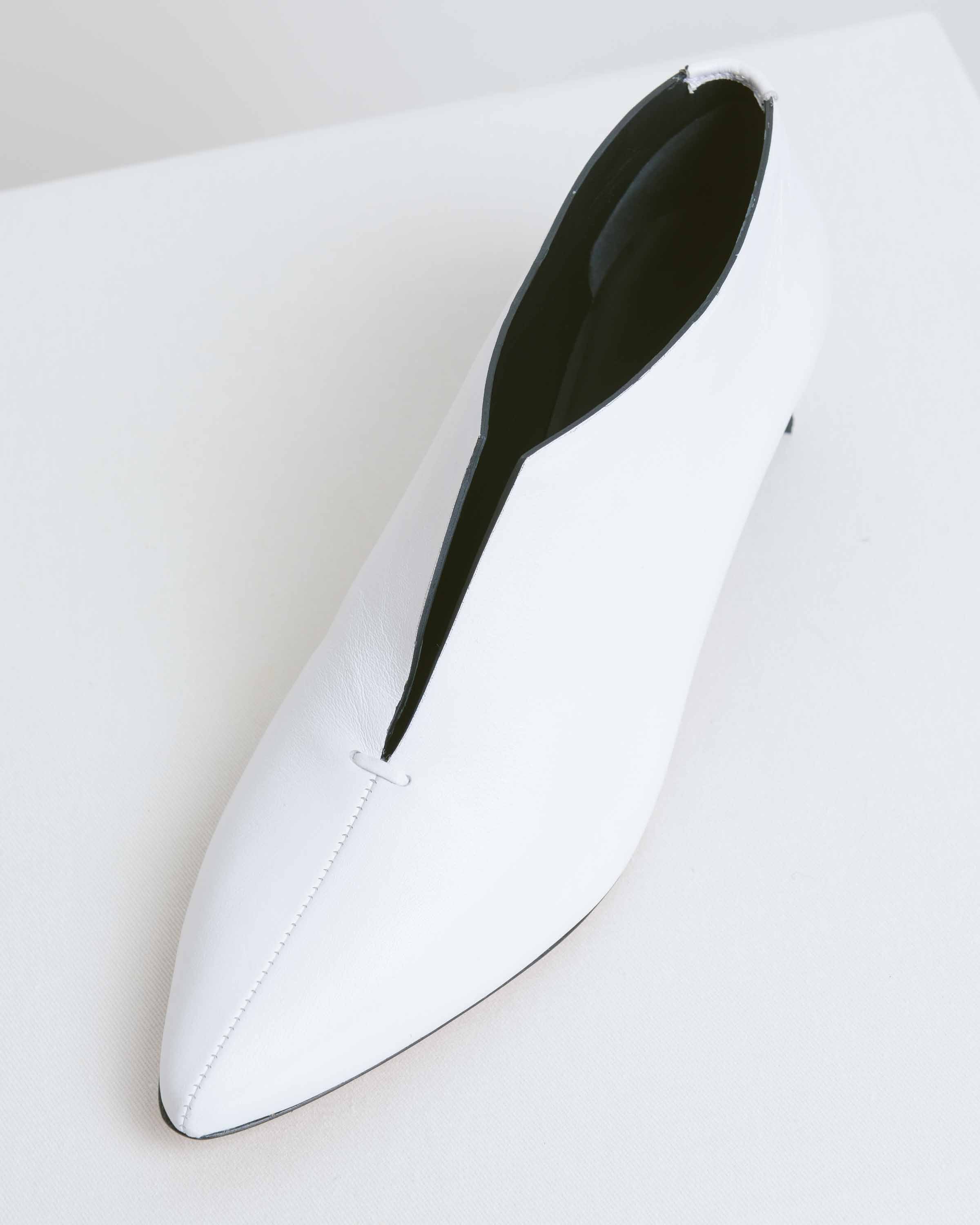 Bianco Piega Pump